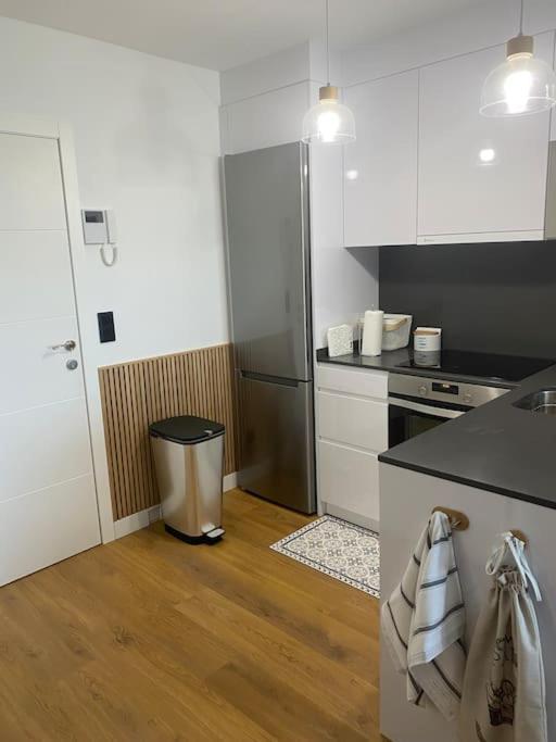 Precioso Apartamento Con Terraza Y Piscina En Portonovo-Sanxenxo Luaran gambar